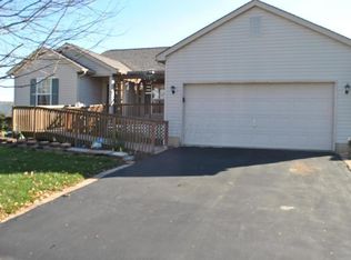 459 Rothgate Dr, Groveport, OH 43125