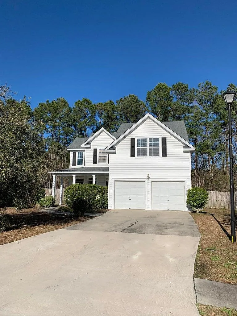 4 bed, 2227 sqft, $2,400 — Photo 1