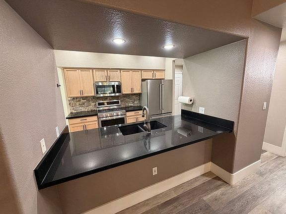 3rd image of 7401 W Arrowhead Clubhouse Dr Unit 1040