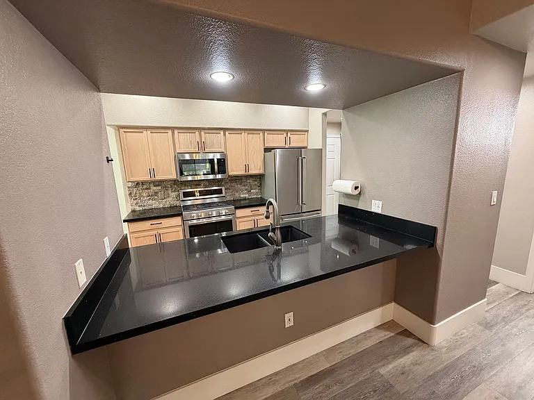 7401 W Arrowhead Clubhouse Dr #1040 — Photo 3