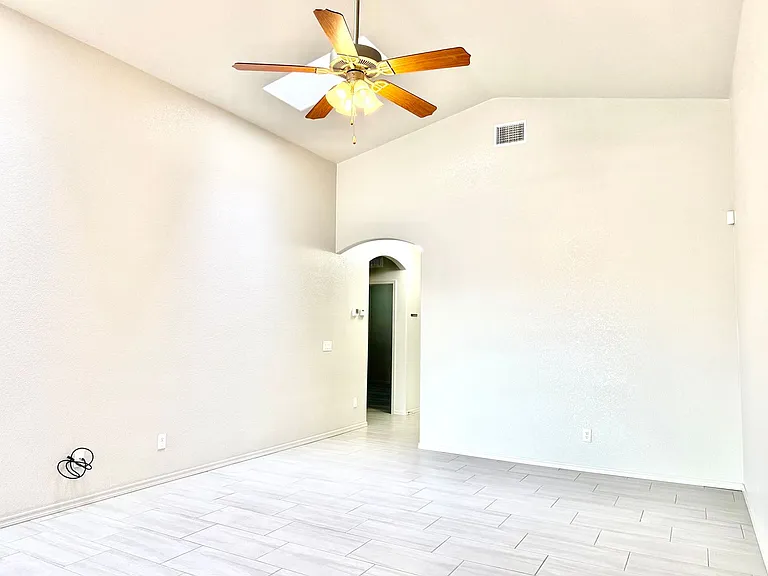 1169 Barnes Dr — Photo 37