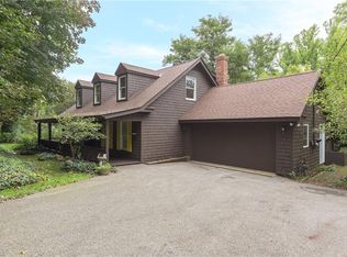 8676 Wilson Mills Rd, Chesterland, OH 44026