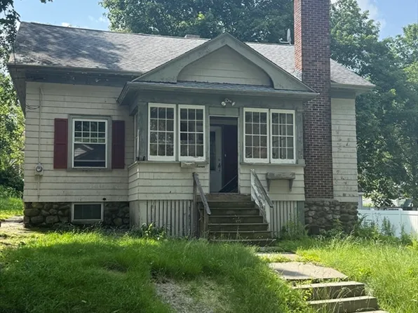 7 Albemarle St, Worcester, MA 01605