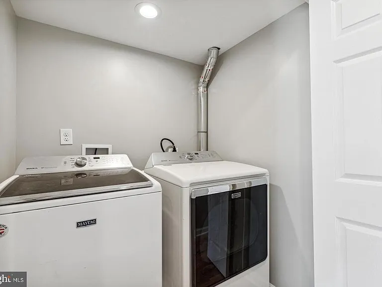 1534 S Charles St — Photo 27
