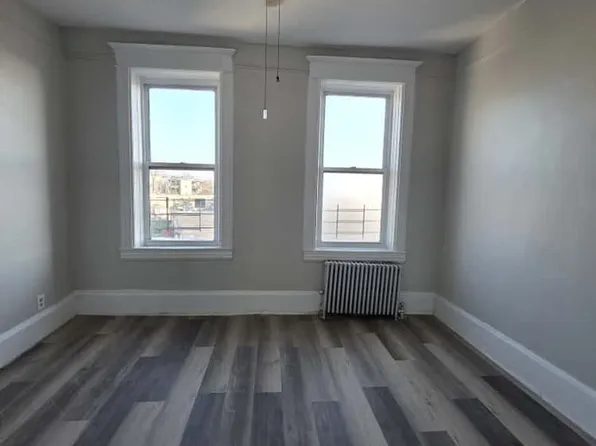 15 S Bond St, Mount Vernon, NY 10550