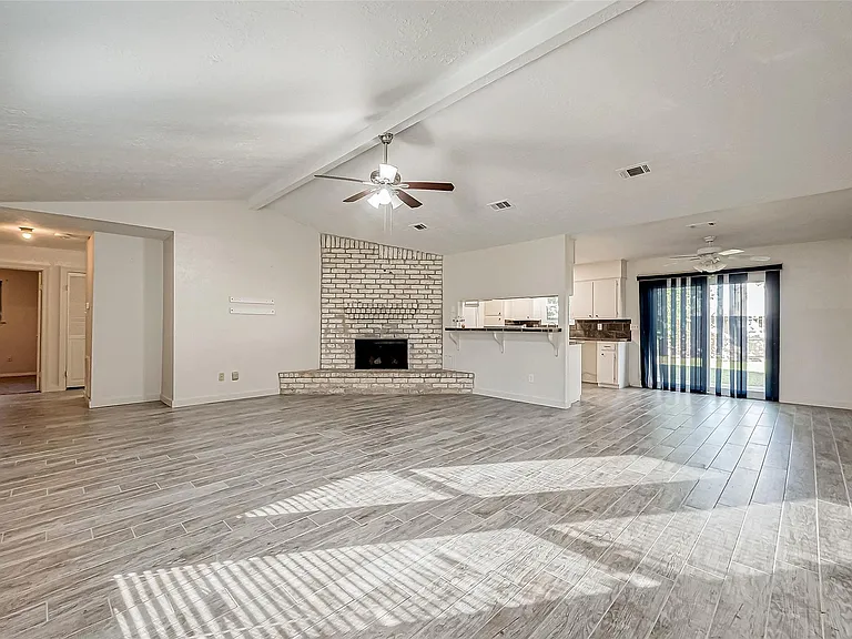 610 Bienville Ln — Photo 13