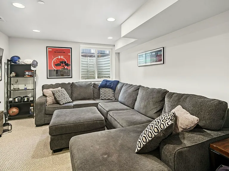 101 Mercy St — Photo 30