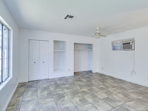 4th image of 730 W Glenn Dr
