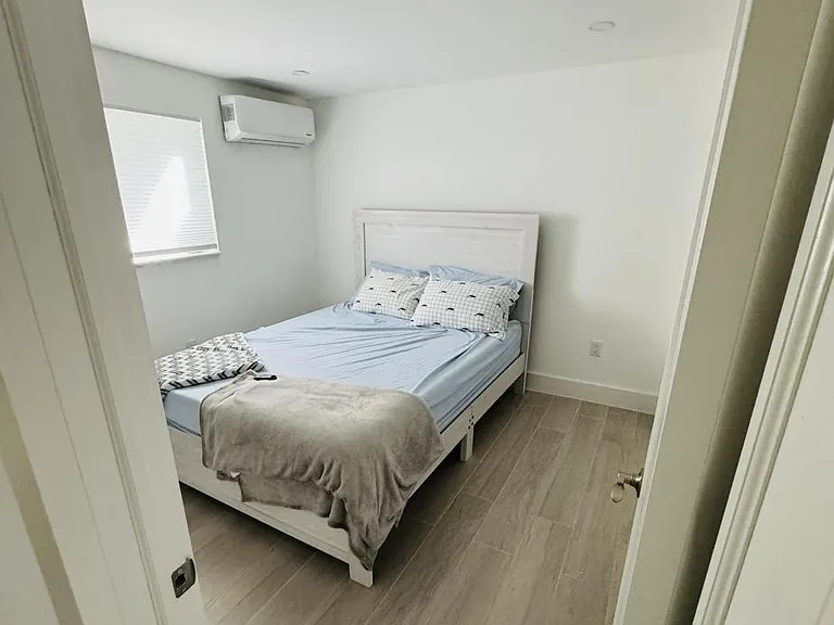 100 N Ocean Ln — Photo 19