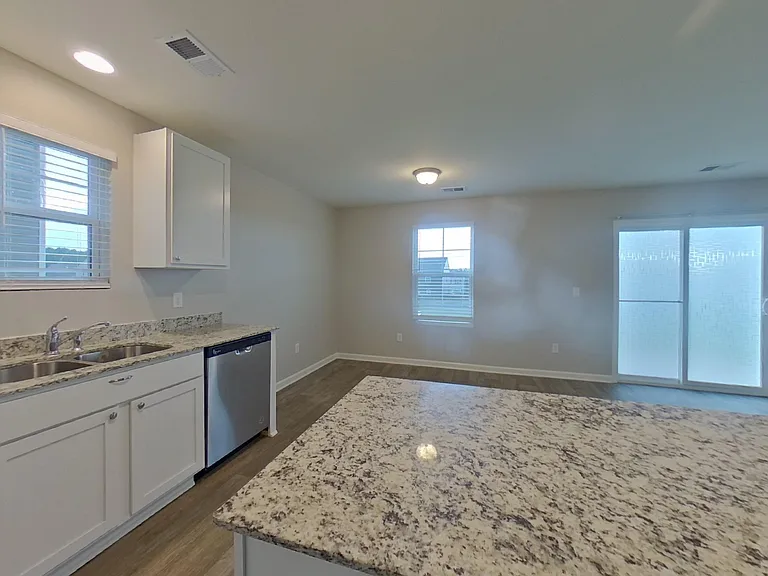1076 Crescent Moon Loop — Photo 4