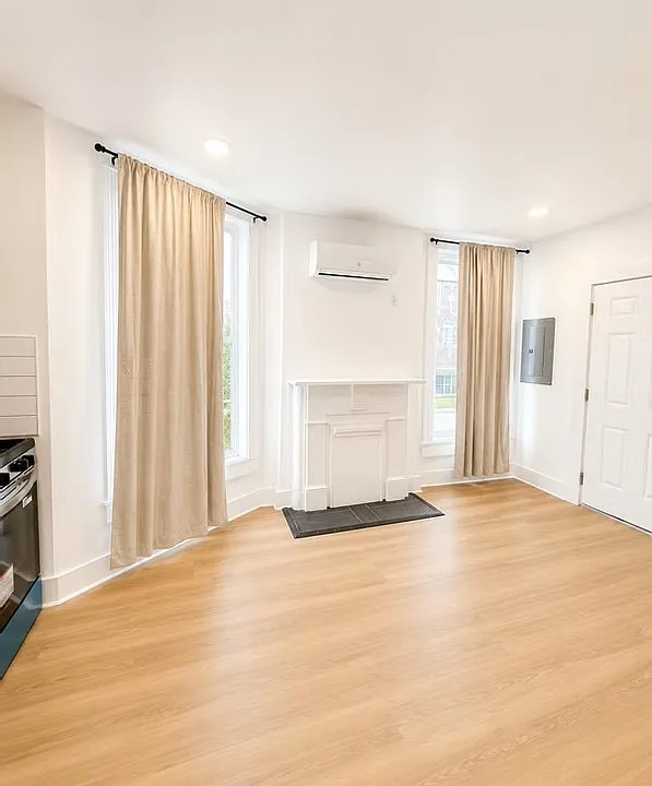 124 W College St #7