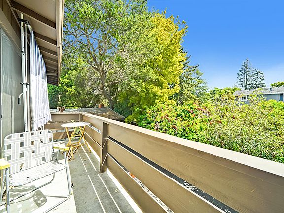 2nd image of 1272 Mills St #3