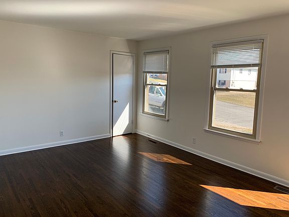2nd image of 3821 Dubois Dr