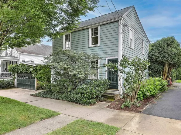 93 High St, Bristol, RI 02809