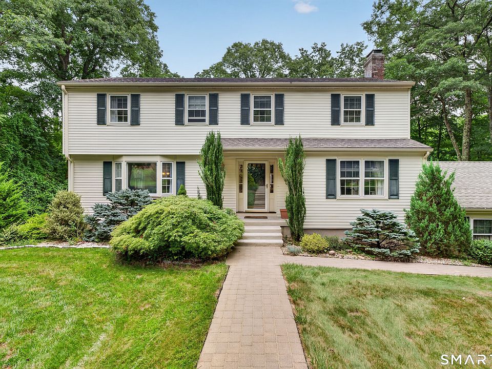 1st image of 6 Hemlock Lane