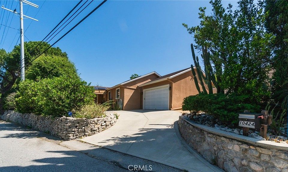 1st image of 10424 Tujunga Canyon Blvd