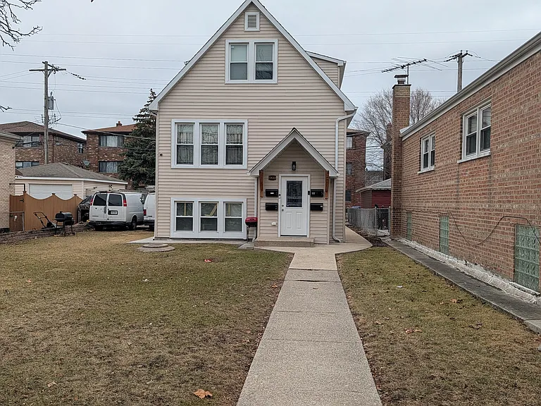 5433 S Millard Ave #2 — Photo 2