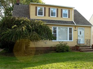 24300 Hartland Rd, Euclid, OH 44123