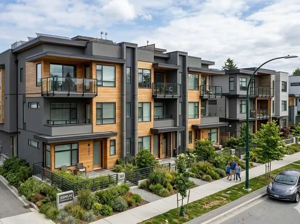 431 SE Marine Dr, Vancouver, BC V5X 2S9
