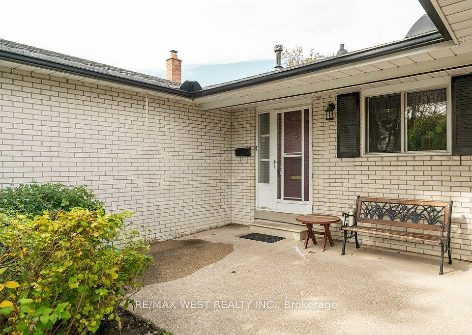 1st image of 38 Albacore Cres