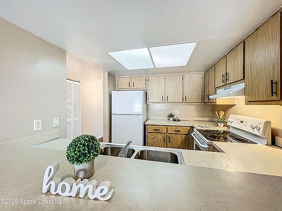 5th image of 2784 Rhonda Ln