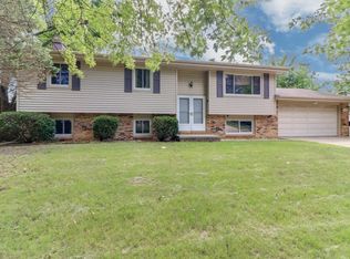 1108 Andover St, Bloomington, IL