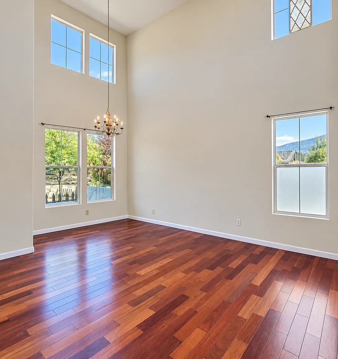 4 bed, 2.5 bath, 2060 sqft, $5,200 — Photo 4