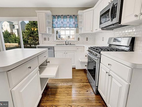 5th image of 478 Estate Ave