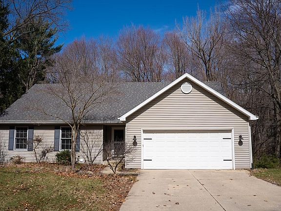3rd image of 2801 Wildwood Ln
