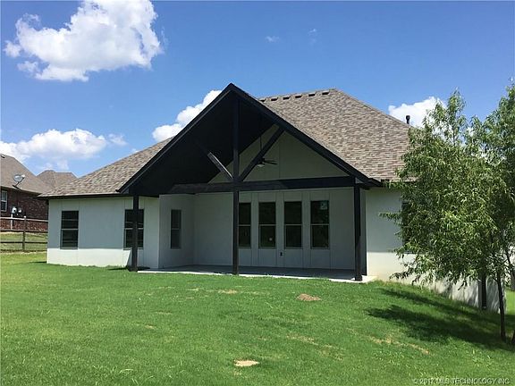 4th image of 520 Cross Timbers Blvd
