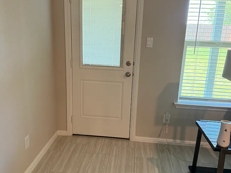16413 Severn Ln — Photo 20