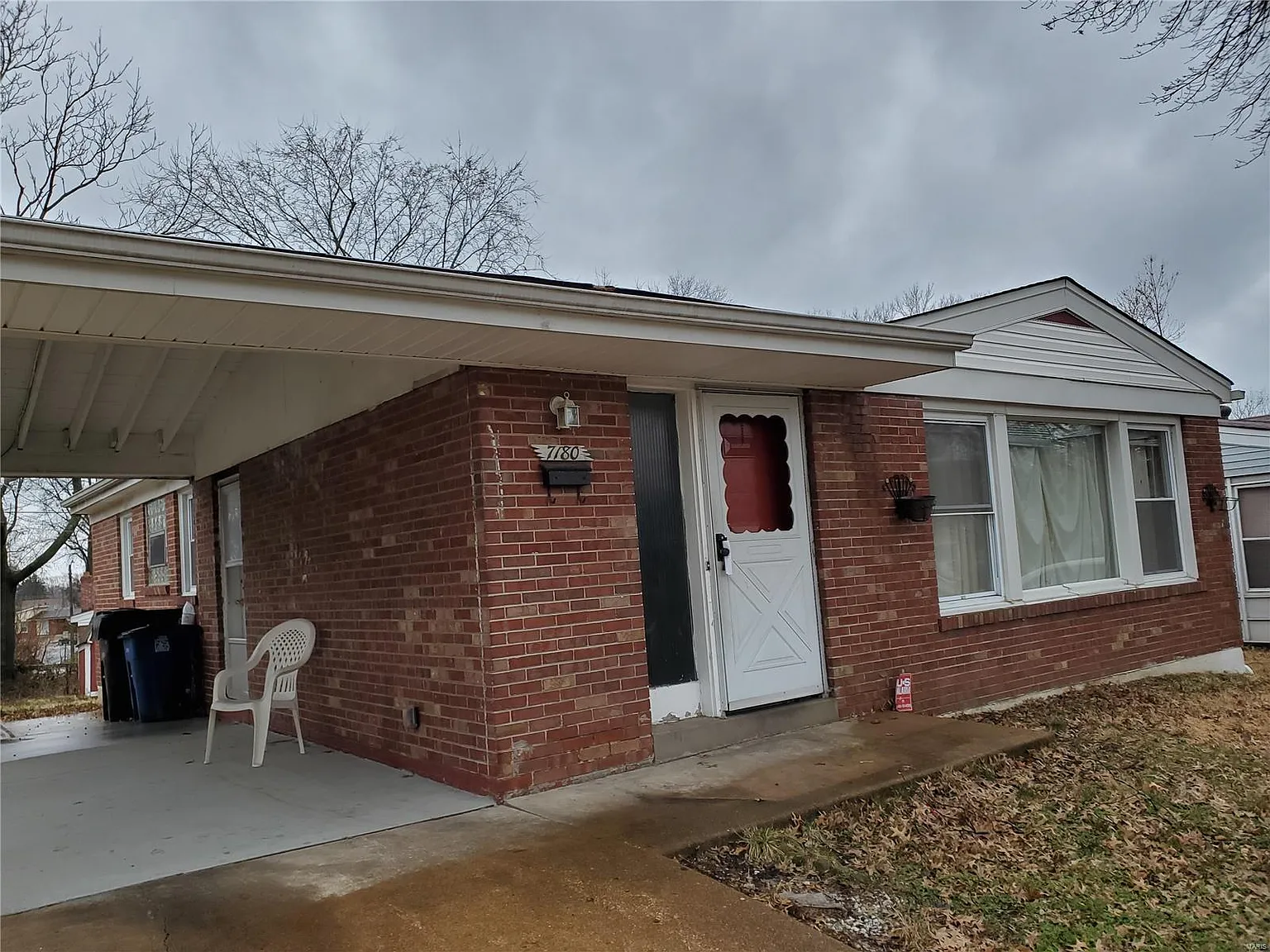 7180 White Oak Ln photo 1