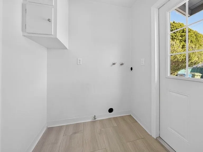 8100 Bellaire Ave — Photo 6