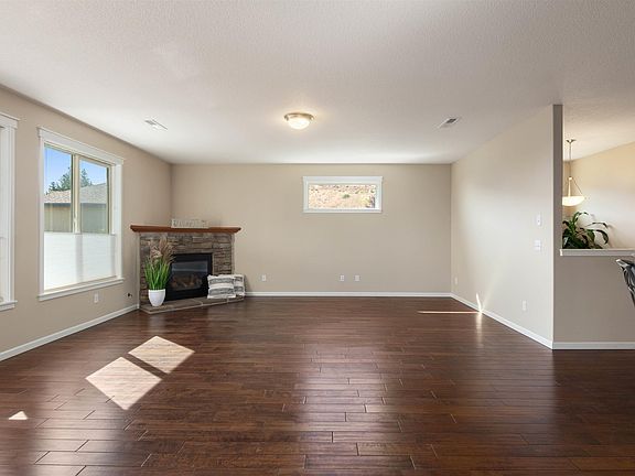 5th image of 2348 Morency Dr