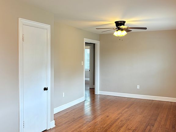 3rd image of 804 Josephine St