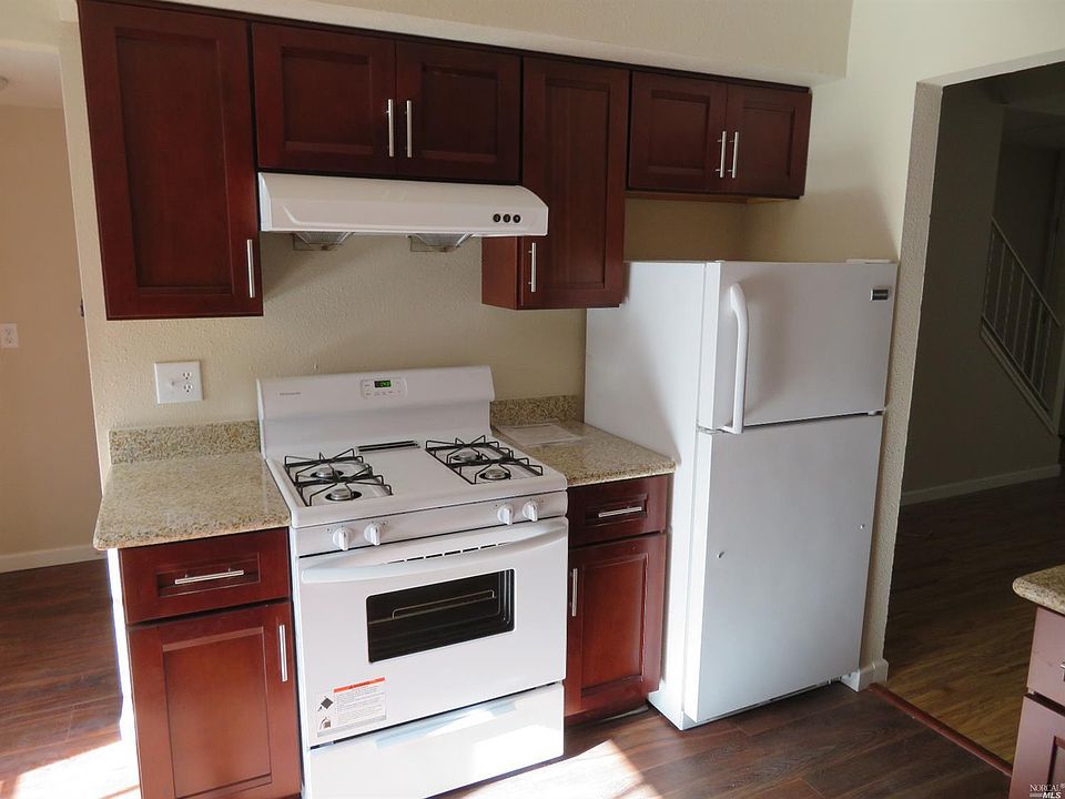 2nd image of 291 Hazel St APT B