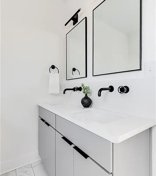220 N 20th St #1 — Photo 32