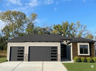 22480 W 89th Ter, Lenexa, KS 66227