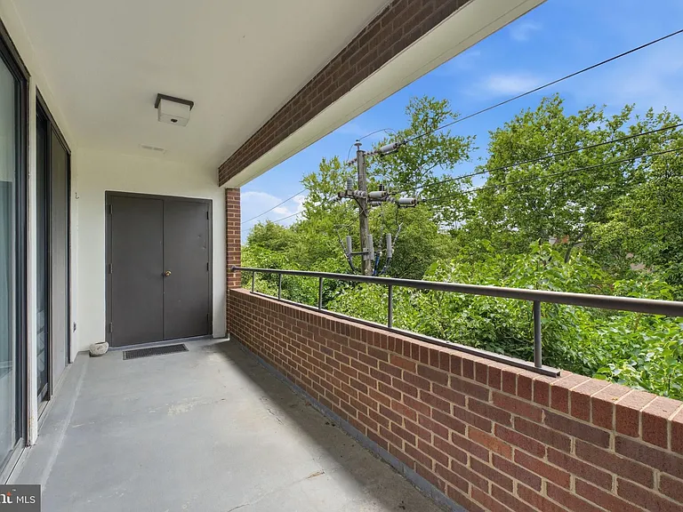 601 Wilkes St #301 — Photo 21