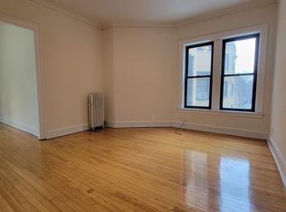 3923 N Pine Grove Ave APT 2S, Chicago, IL 60613