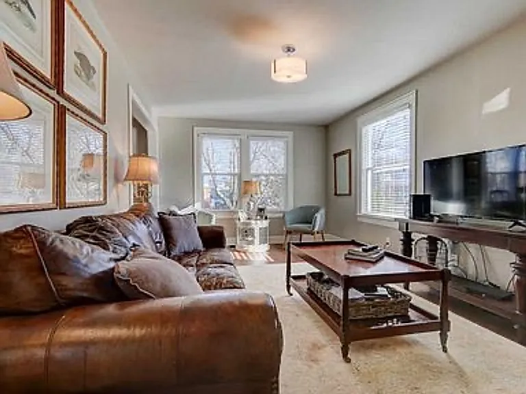 3615 Lancaster Dr — Photo 4