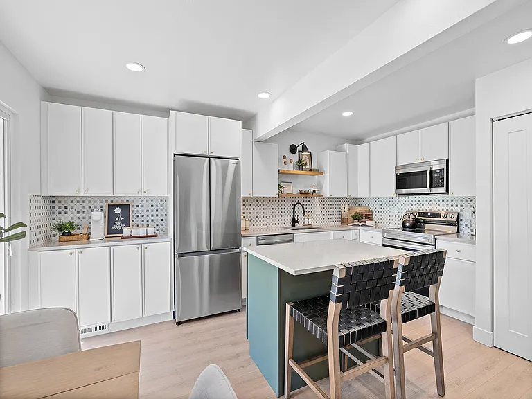 705 E Drake Rd #L51 — Photo 2