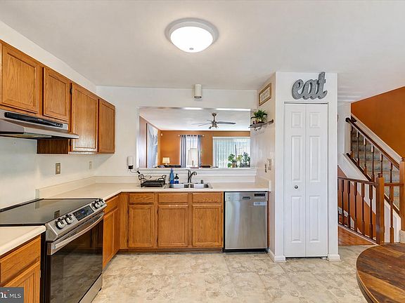 3rd image of 10983 Baskerville Rd