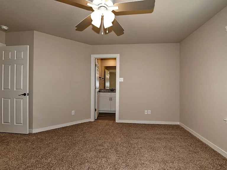 11318 Clearmine St — Photo 38
