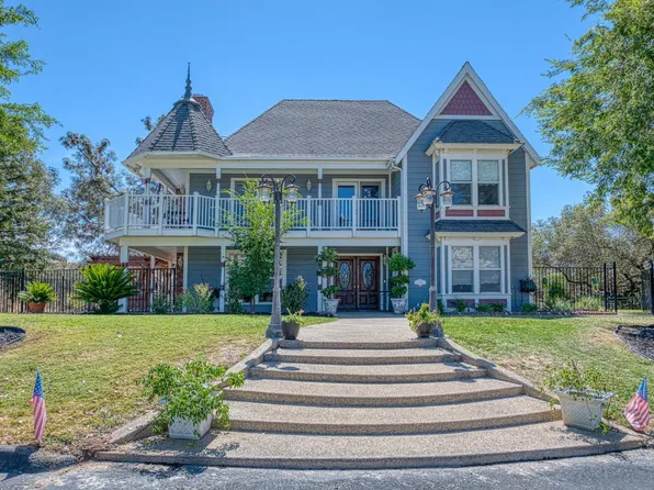 22706 Stagecoach Ln, Clovis, CA 93619