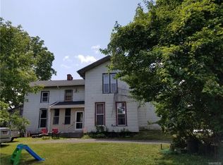 4458 Lower Mountain Rd, Lockport, NY 14094