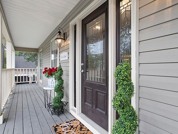 4th image of 211 Fernwood Dr