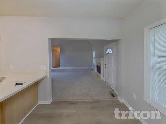 3rd image of 6297 Redcliff Dr
