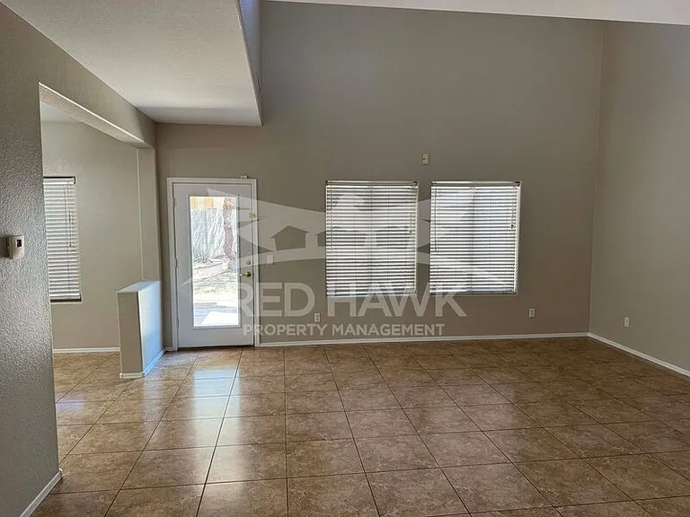 15512 W Marconi Ave — Photo 3