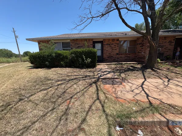 1414 Becky Ct, Elk City, OK 73644